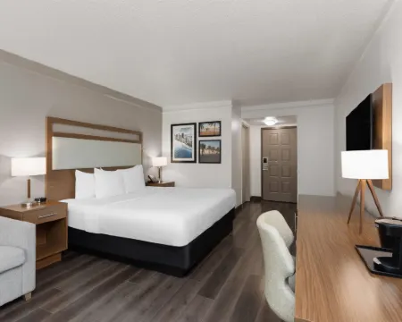 La Quinta Inn & Suites by Wyndham Ft Lauderdale Cypress Cr Hotels in Fort Lauderdale