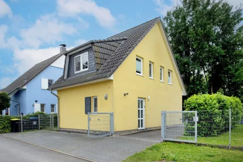 5 min to the lake, quiet, family-friendly, terrace, garden, Netflix, freeparking