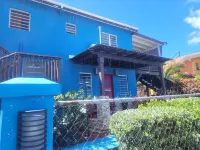 Charming 1 bedroom studio with WiFi, AC in peaceful St. Johns. We have 2 x 1 bed