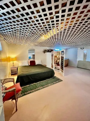 Rustic Retreat: Spacious Cottage with Private Saltwater Pool and Sauna Hotels near Horseshoe Adventure Park