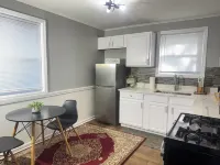 Entire Cozy Home + Free Wifi + Free Parking / Central location nearby freeway فنادق في Park Forest