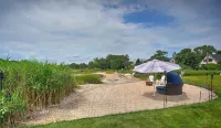 Studio, Private Beach, Kayak, Paddle board, Pool, Hot tub