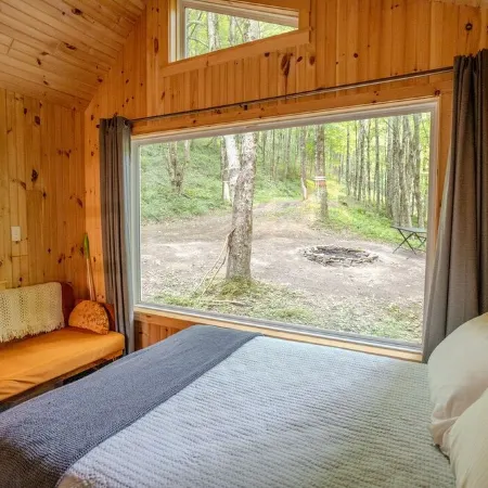 Private Tiny Cabin & Mountain Hiking!