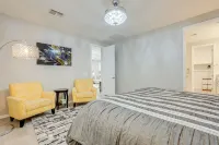 Central Casa Grande Home in Quiet Neighborhood - parking