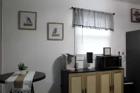 3-bedroom house in enjoyable Springfield with AC, WiFi. Relax and unwind