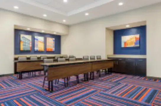 Hampton Inn & Suites by Hilton  Decatur Hotels in Decatur