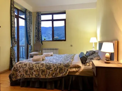 Snow Time Cottage Hotels near Gergeti Trinity Church