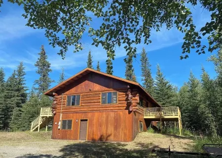 Charming 4-bedroom house with WiFi, fitness room in delightful Delta Junction