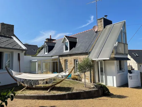 Fisherman's cottage 350m from the beach Hotels in Penvenan
