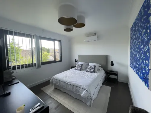 Maison de Charme Avec Jardin au Bouscat Proche Tram Hotels in Le Bouscat