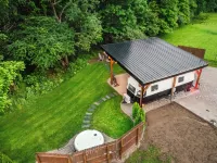 Unique Cozy Argosy Airstream with Hot-Tub, Very Private Hotels in Wayne Township