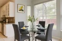 Shadow Bay Luxe Home with a Private Screened Pool near Universal Studios.