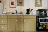 Tropical, Private, Downtown