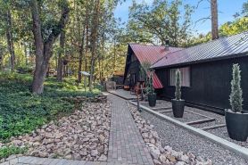 Relaxing A Frame 3-bedroom Cabin with WiFi and AC in Enchanting Forest Setting