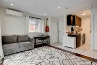 The Studio: bright, cozy, quiet