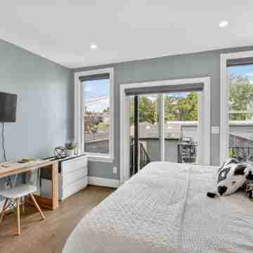 Modern Capitol Hill Stay-5 Min Walk to Metro & Eats Rooms