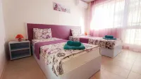 Cozy 2-bedroom apartment in welcoming Nessebur with AC, WiFi Hotels in Nessebar