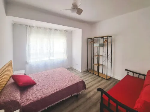 Family apartment near the beach with parking space. Hotels in Benicarlo