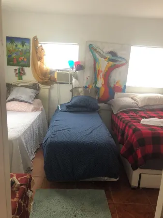 Charming 3-bedroom house with WiFi, AC in awesome Miami