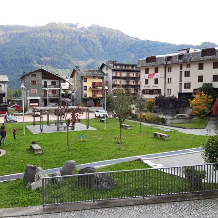 Two-room apartment in the heart of Valmalenco within walking distance of ski lifts Отели в г. Кьеза-ин-Вальмаленко