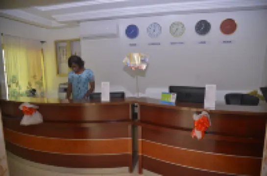 โรงแรม ลาเบส 228