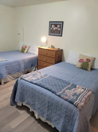 Charming 2-bedroom Camp with Private Pier Отели в г. Гранд Айл