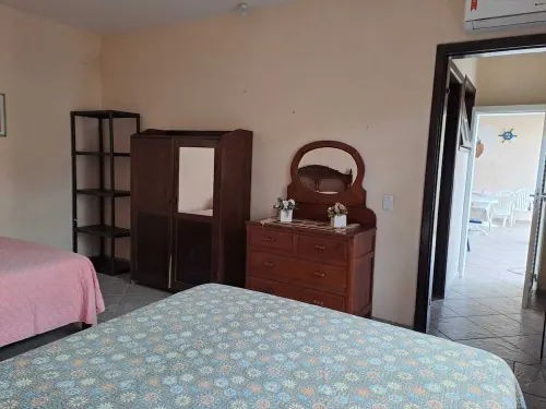 Casa Enelzi 2 Suites + 2 Quartos, 3 WCs 80 m da Praia. Garagem, Gourmet. 10 pax Hotels in Itapoa