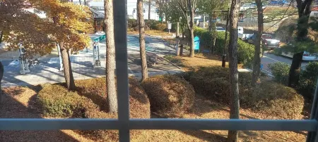 3 min walking to USAG-Humphreys pedestrian gate