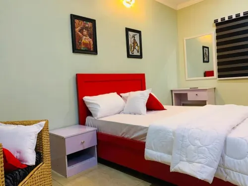 Romantic Very conducive environment on the same road with Shoprite..