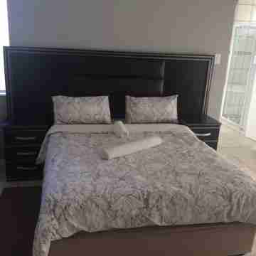 Unit 4 Damara Dardens, Windhoek, Namibia Rooms