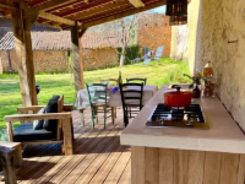 Petit Maison a la Ferme; Terrasse Couvert, Jacuzzi, Cuisine Exterieur Hotels in Capdrot