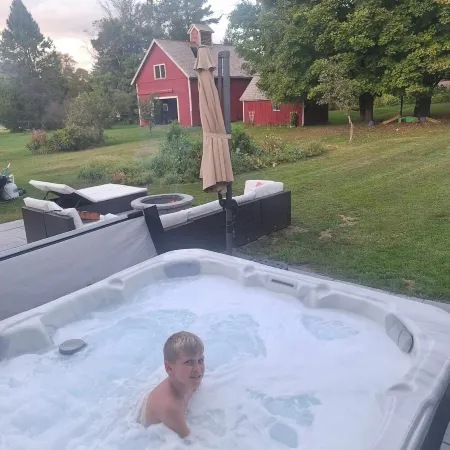 Spacious 5 Bedroom Hot Home Game Room Patio Fire Pit Yard Ski Bromley Stratton