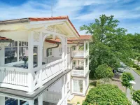 Top location in Baabe: Bright vacation apartment with terrace just 5 minutes from the beach Hotels in Baabe