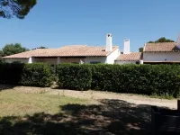 Domaine du Soleil Couchant 4 Chambres Hotels near Chateau d'Avignon