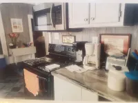 Quaint cottage in Tybee Island! 3 bedrooms available- St. Patrick's Day Special!