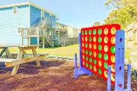 Hot Tub, Yard, 4BR, Dogs Ok, Walk 2 Dining