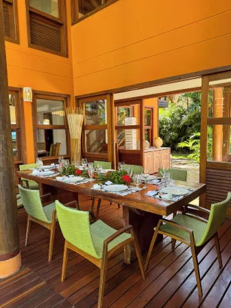 House 4 suites, swimming pool, views of the sea and golf course. Turtle Beach