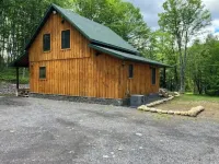 Creekside Cabin with Lake Access , Brand new build !!!
