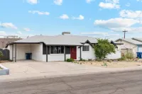 Serene Sonoran Retreat - Sleeps 9/Pool/Hot Tub - 4-Star