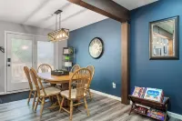 The Seasons - Family Friendly in the 'Burbs!