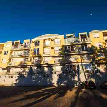 Cozy Lake View Apartment Hotel Exterior