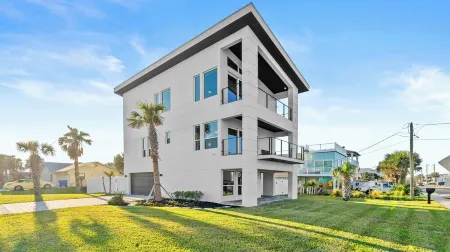 NEW Directly Across from Beach with Pool