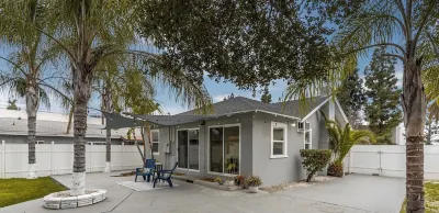 Private Entrance Guest Place Oldtown Monrovia/Pasadena/Arcadia Hotels near Cafe LuMar