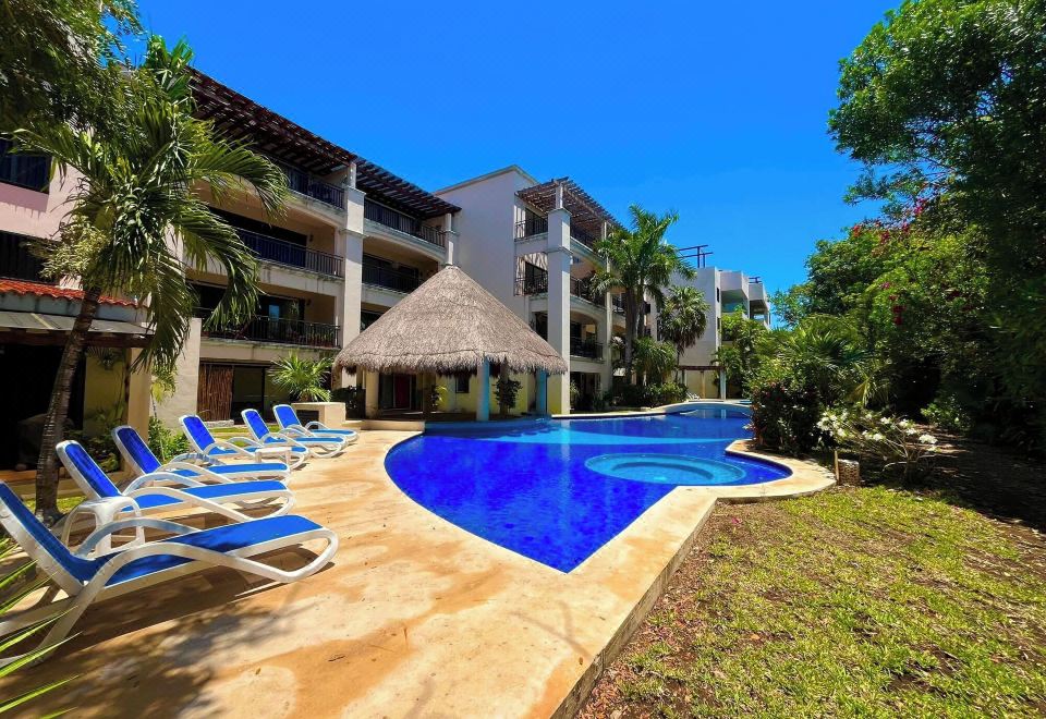 Hotel Modern Condo Jungle Retreat, Leisure & Recreation, Outdoor Swimming Pool