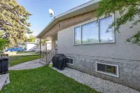 Seasons Suite 3BR in Hinton, AB