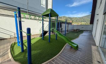 2506 - Vista a la montaña Piscina y Gym