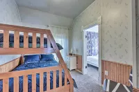 'Blue Haven' Watertown Retreat by Crow River! - parking