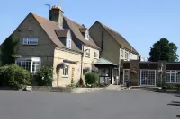 بايك آند إيل هوتل آند مارينا فنادق في Fen Stanton