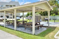 Bright and Beachy Oceanfront Condo - Linens included!