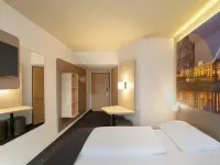 B&B HOTEL Berlin City-West Hotels near Thielplatz underground station